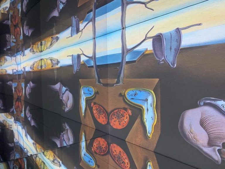 “Inside Dalì”: la mostra immersiva apre ad orario prolungato nei fine settimana di ottobre