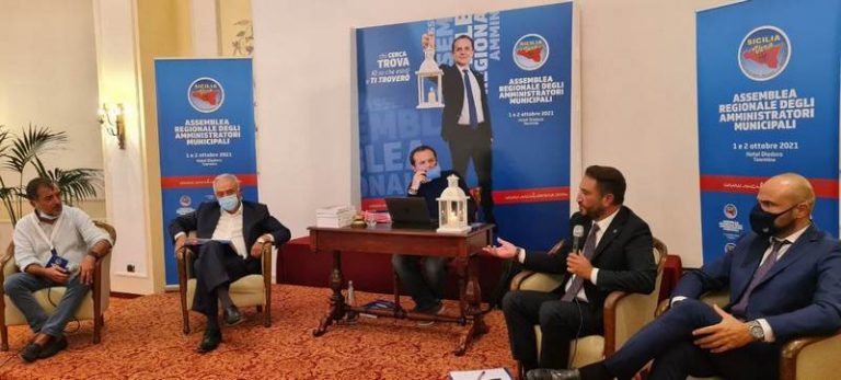 Amministratori municipali a confronto in occasione della prima Assemblea regionale di Sicilia Vera