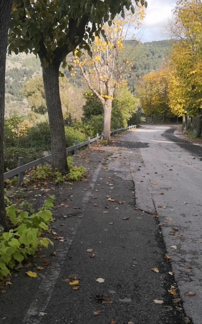 Parcheggio di via Discesa Peschiera.  Basta attese